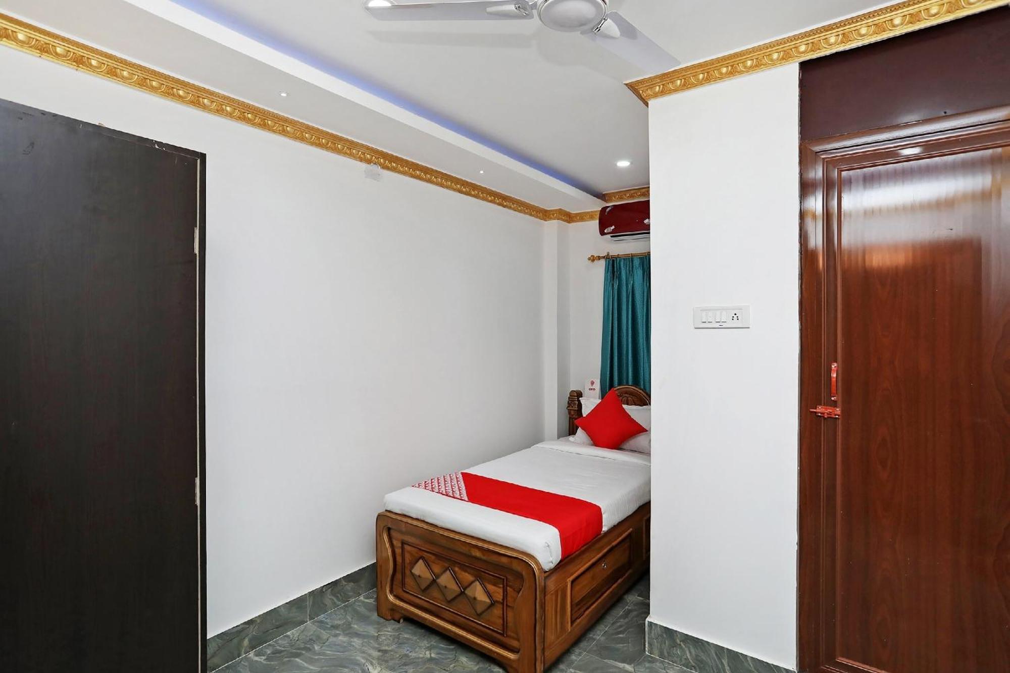 Collection O Hotel Royal Blue Bhubaneswar Exterior photo